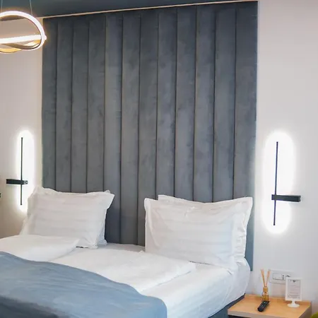 Hotel Rabbit Hole Superior Extension *