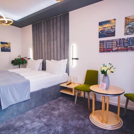 Hotel Rabbit Hole Superior Extension