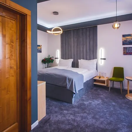 Hotel Rabbit Hole Superior Extension